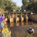 เทศบาลตำบลแม่อายร่วมกับประชาชนบ้านโห้งหลวง ร่วมกันพัฒนาฝายกลางบ้าน หมู่ที่ 7 ตำบลแม่อาย