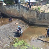 เทศบาลตำบลแม่อายร่วมกับประชาชนบ้านโห้งหลวง ร่วมกันพัฒนาฝายกลางบ้าน หมู่ที่ 7 ตำบลแม่อาย