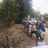 เทศบาลตำบลแม่อายร่วมกับประชาชนบ้านโห้งหลวง ร่วมกันพัฒนาฝายกลางบ้าน หมู่ที่ 7 ตำบลแม่อาย