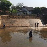 เทศบาลตำบลแม่อายร่วมกับประชาชนบ้านโห้งหลวง ร่วมกันพัฒนาฝายกลางบ้าน หมู่ที่ 7 ตำบลแม่อาย