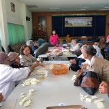 โครงการส่งเสริมการฝึกอาชีพให้ผู้สูงอายุ การทำดอกไม้จันทน์-การจักสานไม้ไผ่ ประจำปีงบประมาณ พ.ศ. ๒๕๖๓